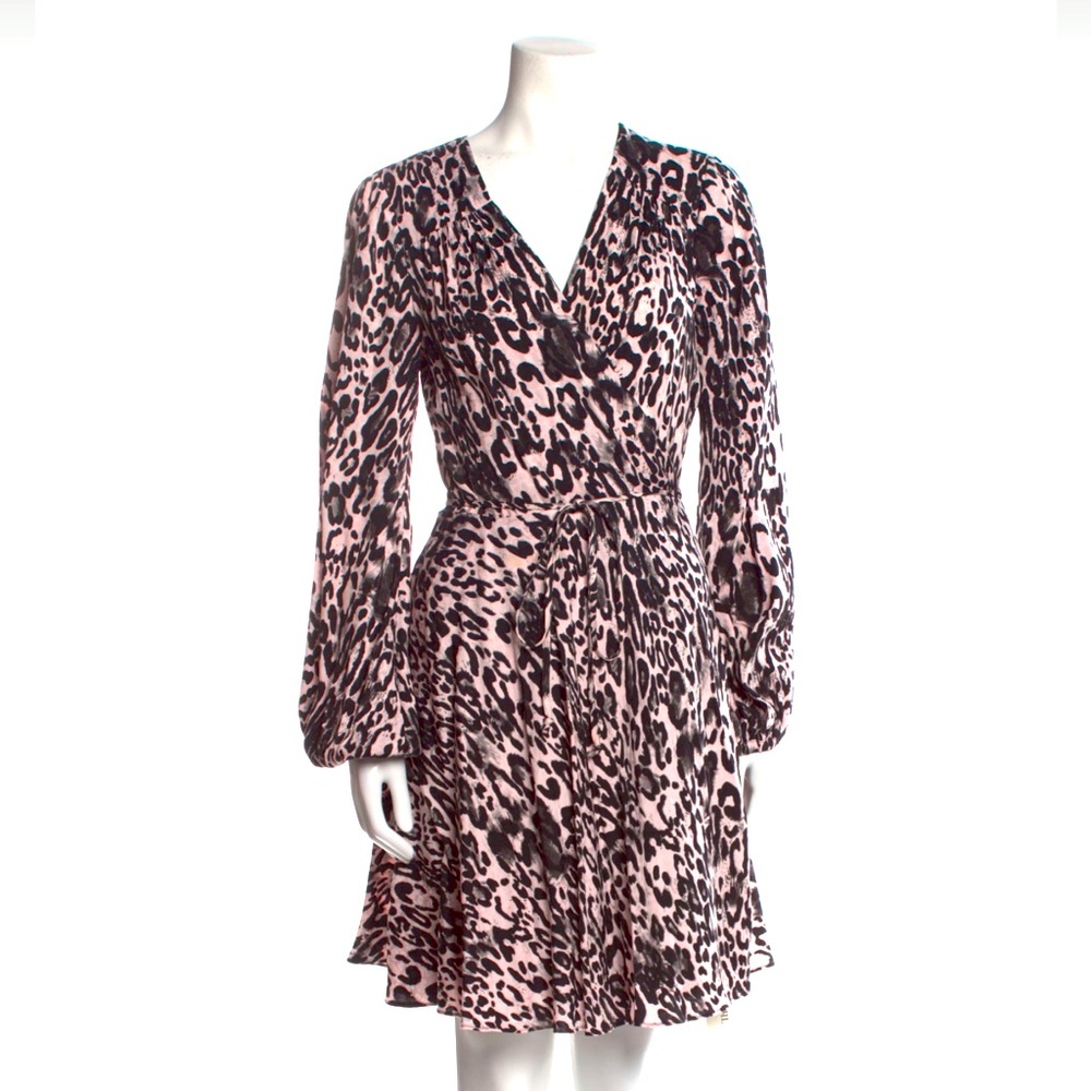 Molly NWT Flattering Wrap Dress Light Pink And Black